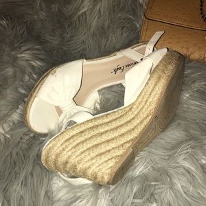 💄American Eagle 🦅